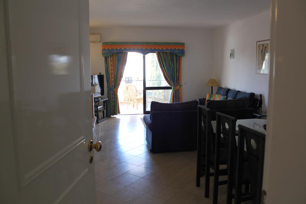 Alto Club Apartments Alvor Quarto foto